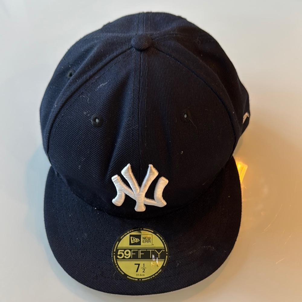 NY Yankees baseball cap - size 7.5